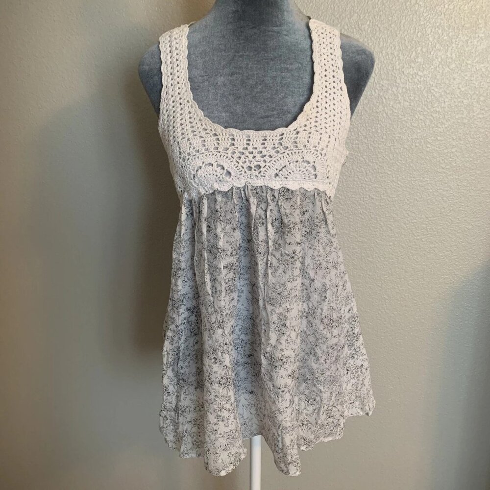 Poetry Women’s Medium White Light Grey Sheer Floral Flowy Racerback Blouse